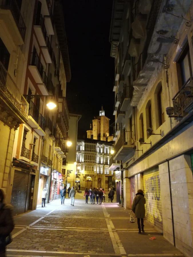 Calle Ansoleaga A 100 Mts Del Ayuntamiento Pamplona Exterior photo